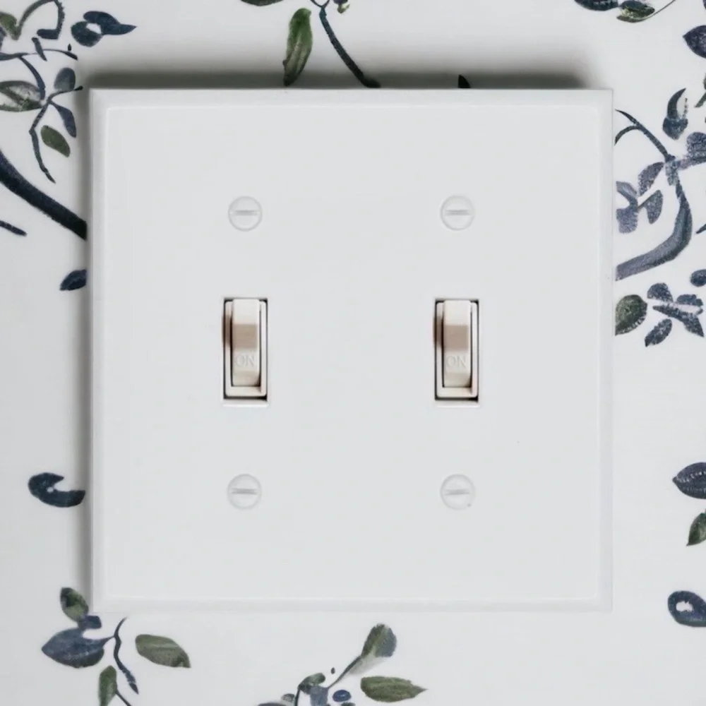 Leviton Jumbo Wall Outlet Plate Cover